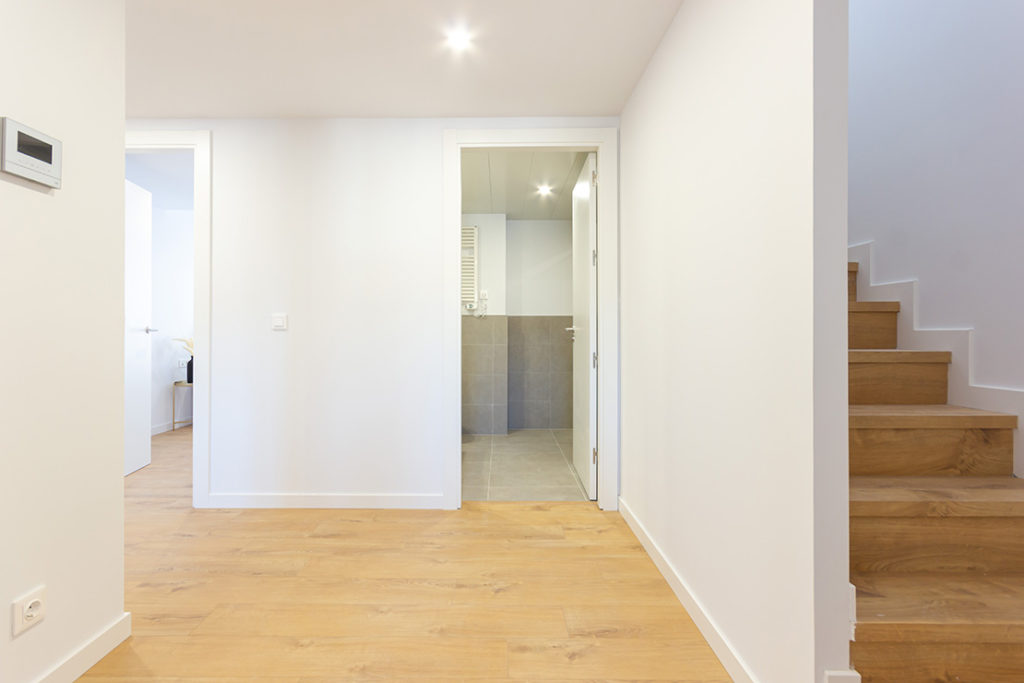 Edifici Antoninus Pius, Ambar