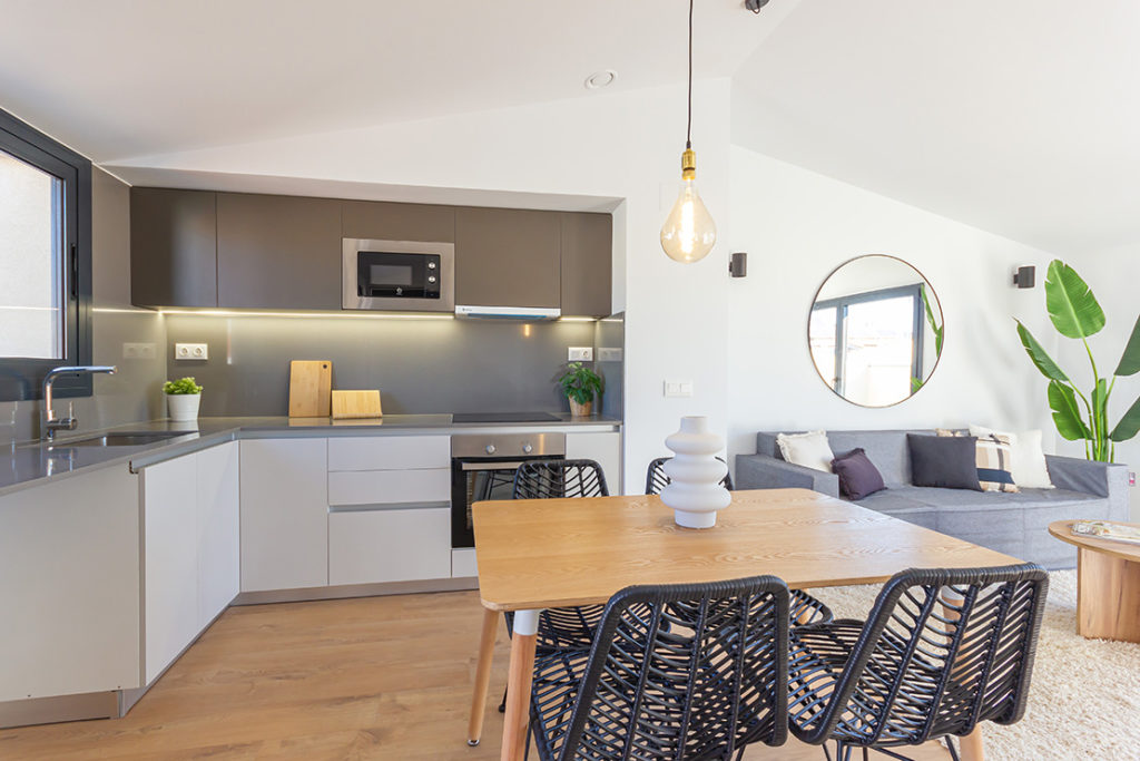 Vista cuina menjador Edifici Antoninus Pius, Ambar